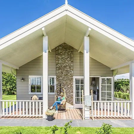 2 Bedroom Beautiful In