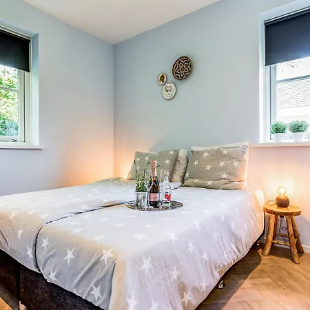 2 Bedroom Beautiful In 노르트베이크